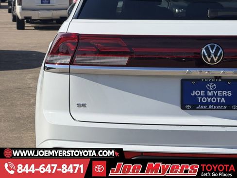 Used 2025 Volkswagen Atlas Cross Sport SE image 10