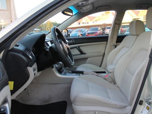 Used 2007 Subaru Outback 2.5i L.L. Bean image 18