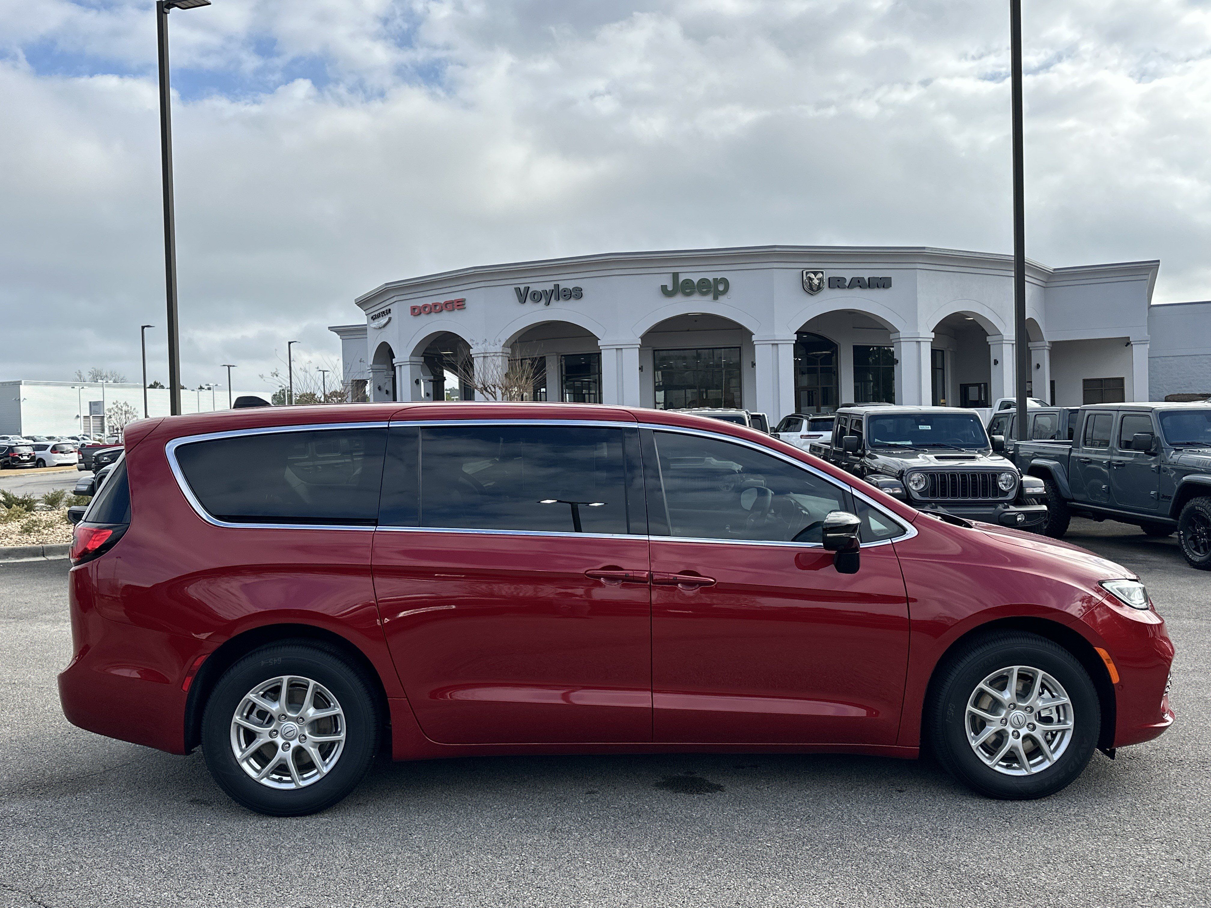 New 2026 Chrysler Pacifica Select FWD image 8