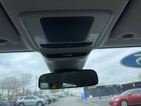 Certified 2025 Honda HR-V LX image 16