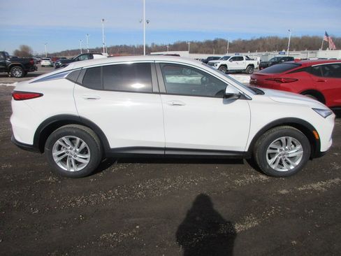 New 2026 Buick Envista Preferred w/ Convenience I Package FWD image 3