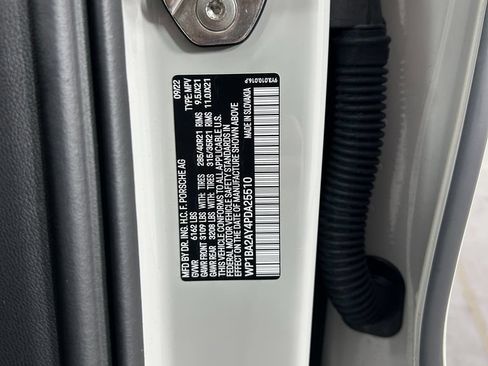 Certified 2023 Porsche Cayenne Coupe AWD/4WD image 31
