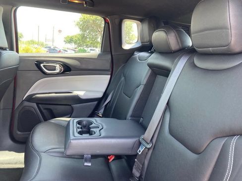 Used 2025 Jeep Compass Limited AWD/4WD image 10