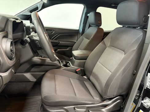 Used 2025 Chevrolet Colorado W/T AWD/4WD image 13