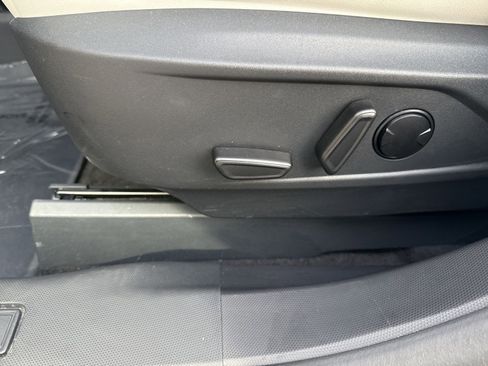 Used 2024 Ford Mustang Mach-E Premium image 13