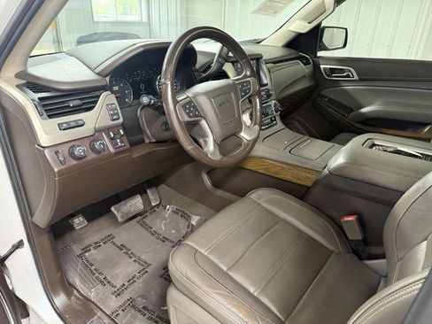 Used 2020 GMC Yukon XL Denali w/ Open Road Package AWD/4WD image 16