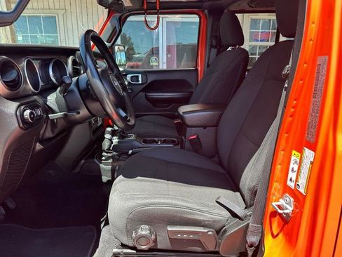 Used 2018 Jeep Wrangler Unlimited Sport S AWD/4WD image 17