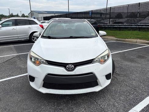 Used 2015 Toyota Corolla LE FWD image 3