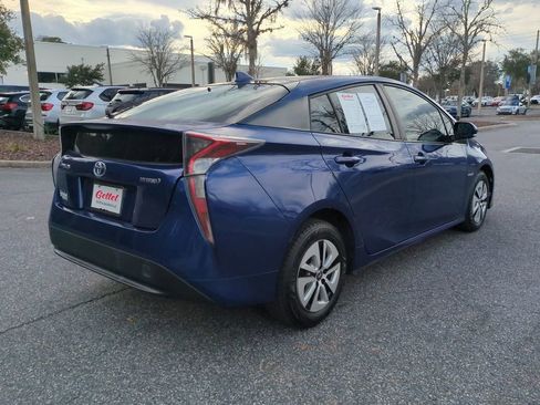 Certified 2016 Toyota Prius Three image 5