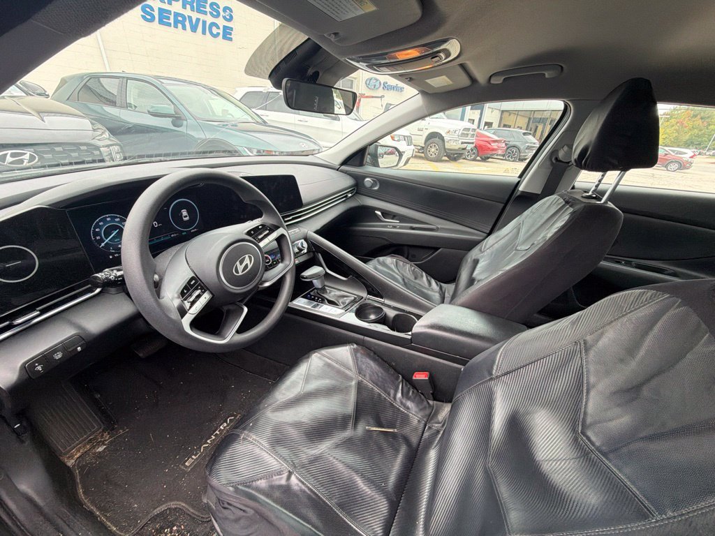 Used 2024 Hyundai Elantra Blue FWD image 7
