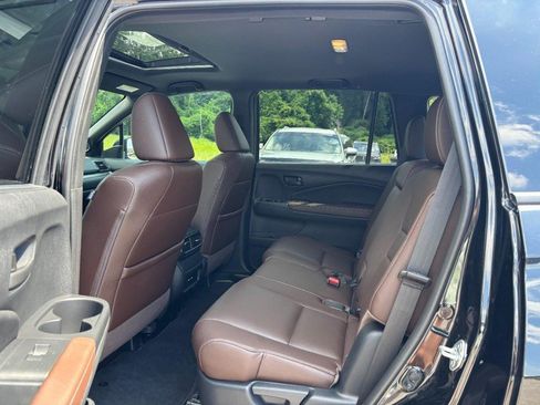 Used 2025 Honda Passport EX-L image 10