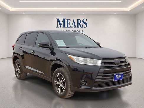 Used 2019 Toyota Highlander LE FWD image 7
