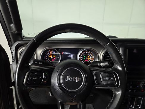 Used 2018 Jeep Wrangler Sport image 16