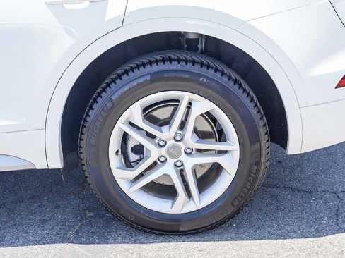 Used 2019 Audi Q5 Premium w/ Convenience Package image 8