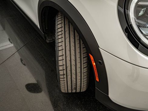 Certified 2025 MINI Cooper S FWD image 40