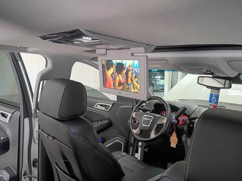 Used 2016 GMC Yukon XL Denali w/ Open Road Package AWD/4WD image 12