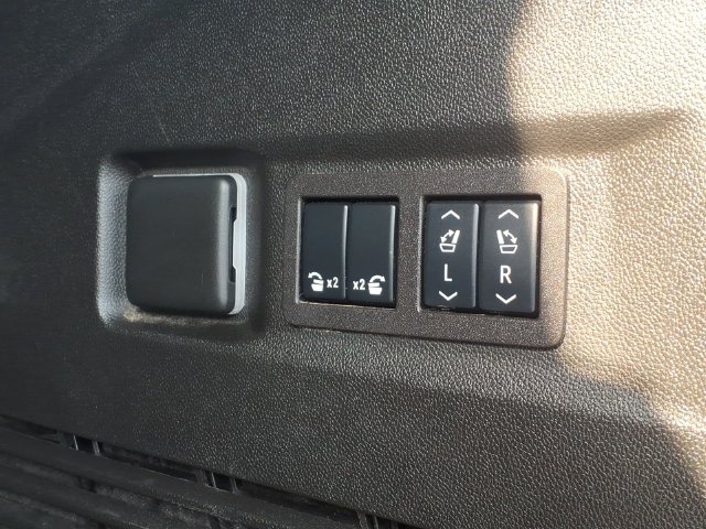 Certified 2024 Chevrolet Tahoe High Country AWD/4WD image 9