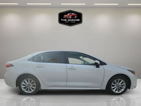 Used 2020 Toyota Corolla LE w/ LE Convenience Package FWD image 6