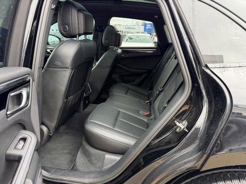 Used 2023 Porsche Macan Turbo image 9