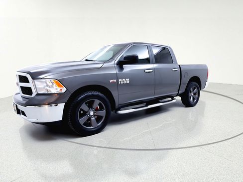 Used 2017 RAM 1500 Classic SLT AWD/4WD image 5