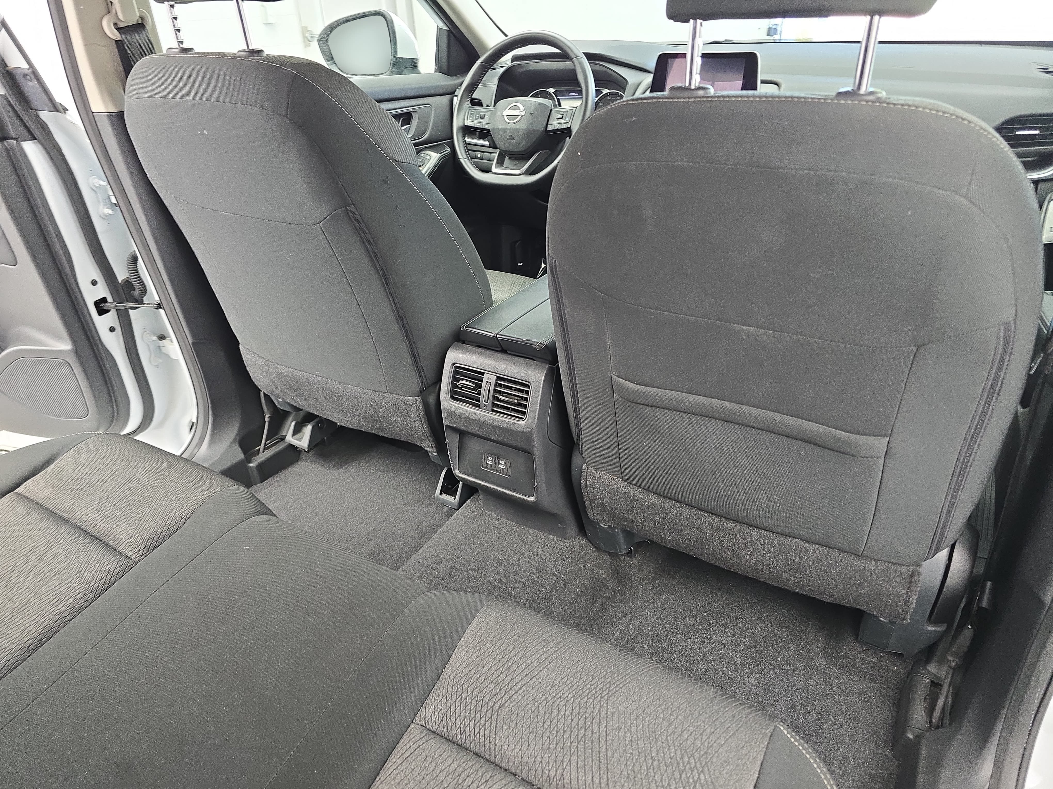 Certified 2025 Nissan Rogue SV FWD image 11