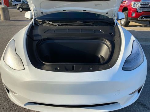 Used 2023 Tesla Model Y Long Range image 33