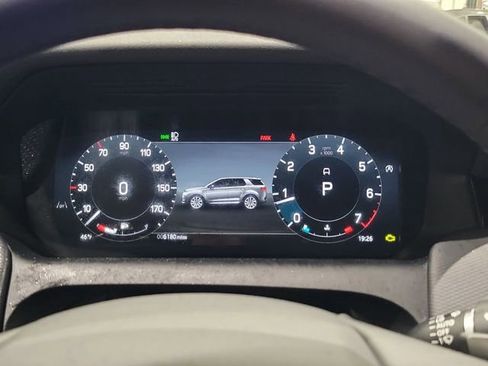 Certified 2025 Land Rover Discovery Sport Dynamic SE image 21