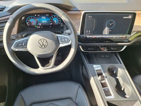 New 2026 Volkswagen Atlas SE image 21