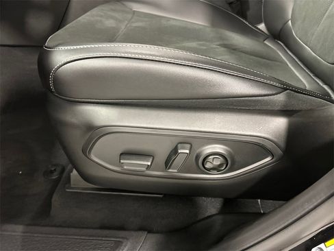 New 2025 Jeep Grand Cherokee L Altitude image 16