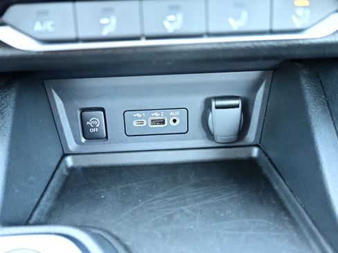 Used 2024 Nissan Sentra SV FWD image 24