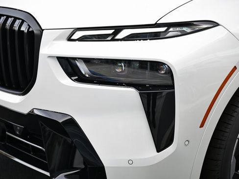 New 2026 BMW X7 xDrive40i w/ M Sport Package image 12