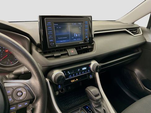Used 2022 Toyota RAV4 LE image 26