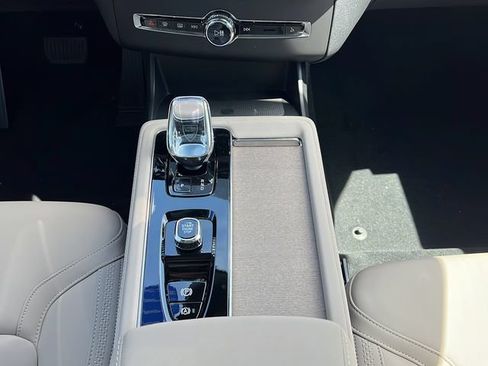 New 2026 Volvo XC90 B6 Plus w/ Protection Package Premier AWD/4WD image 14
