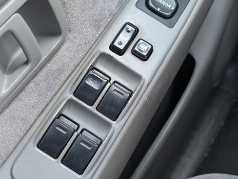 Used 2004 Toyota Tacoma PreRunner image 8