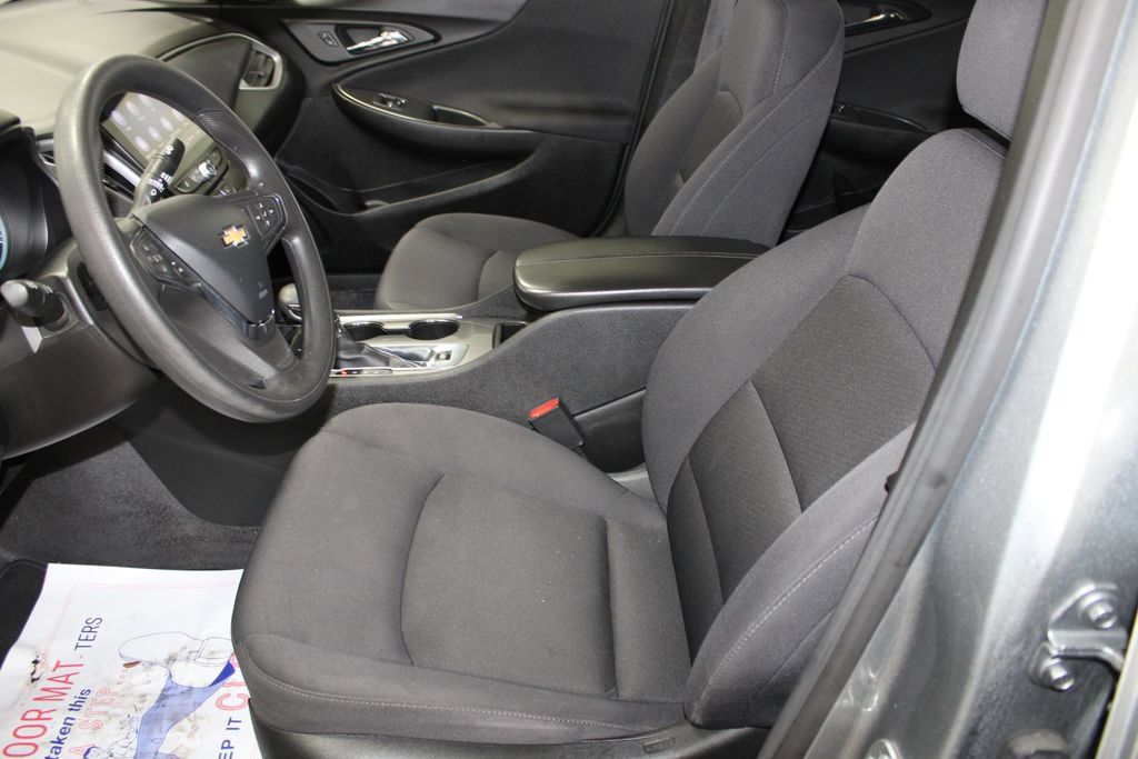 Used 2024 Chevrolet Malibu LT FWD image 11