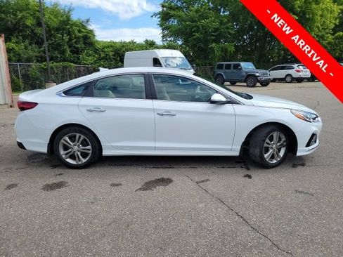 Used 2019 Hyundai Sonata SEL w/ Winter Weather Package FWD image 2