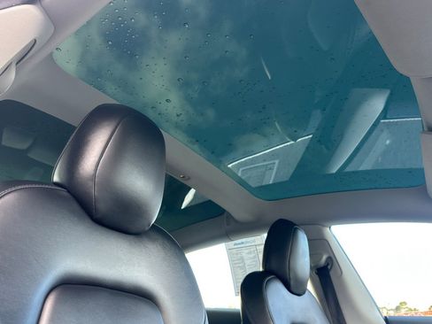 Used 2019 Tesla Model 3 Long Range image 19