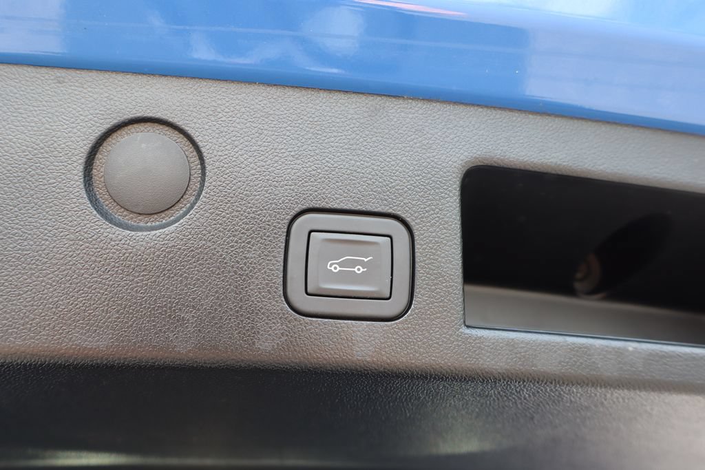 Used 2025 Chevrolet Equinox ACTIV w/ Safety and Technology Package FWD image 28