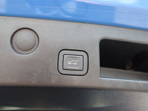 Used 2025 Chevrolet Equinox ACTIV w/ Safety and Technology Package FWD image 28