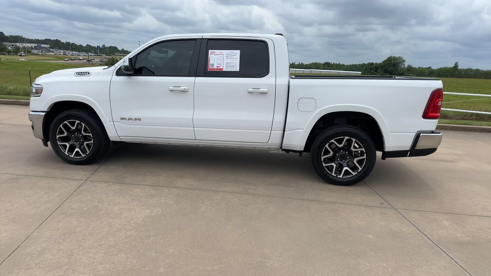 Used 2025 RAM 1500 Laramie AWD/4WD image 6