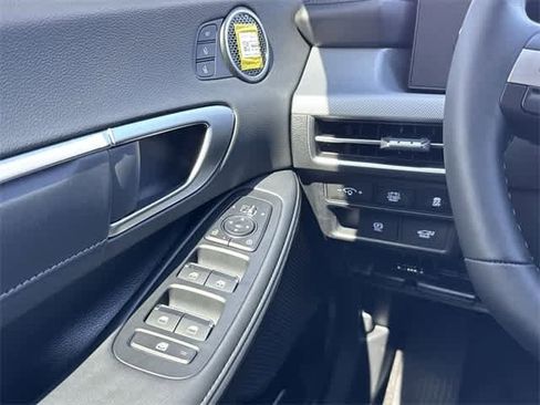 New 2025 Hyundai Sonata Limited image 14