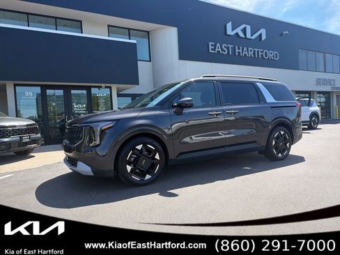 Used 2025 Kia Carnival EX FWD image 1