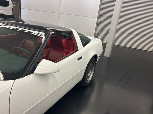 Used 1991 Chevrolet Corvette Coupe RWD image 4