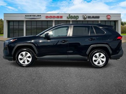 Used 2024 Toyota RAV4 LE AWD/4WD image 8