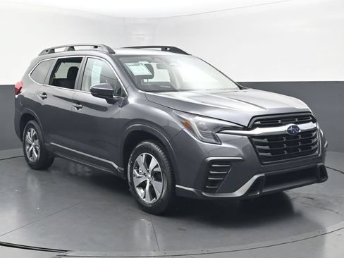 Used 2025 Subaru Ascent Premium AWD/4WD image 2