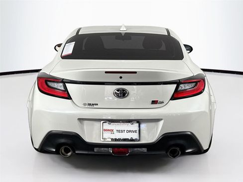 Certified 2025 Toyota GR86 image 7