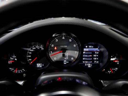 Used 2017 Porsche 911 Carrera 4S image 11