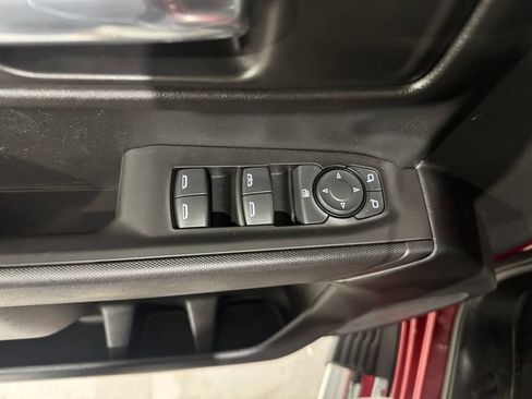 Used 2020 Chevrolet Silverado 1500 Custom w/ Custom Convenience Package AWD/4WD image 17