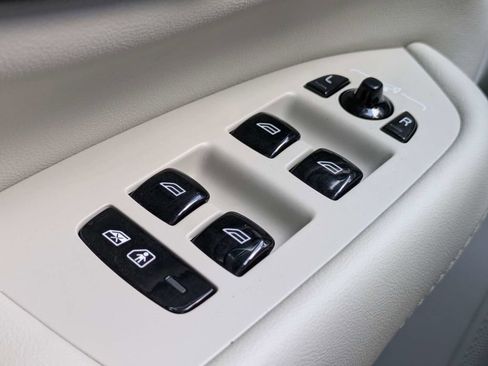 Used 2024 Volvo XC90 B5 Plus w/ Protection Package AWD/4WD image 35