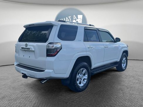 Used 2019 Toyota 4Runner SR5 AWD/4WD image 3